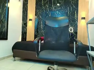 Chaturbate Live Sex Cam of valerihot_1