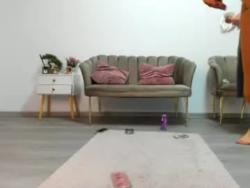Chaturbate Free Live Porn of holly_wood18