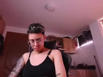 Chaturbate Live Sex Cam of eva_monwalker