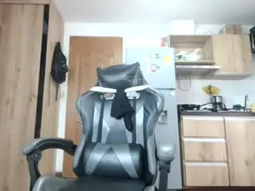 Chaturbate Free Live Porn of eva_monwalker