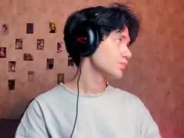 Chaturbate Nude Webcam of zombde32