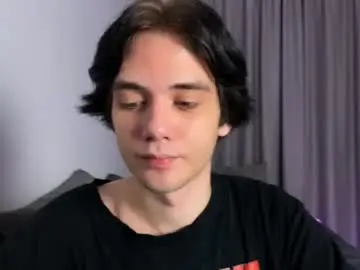 Chaturbate Live Sex Cam of zombde32