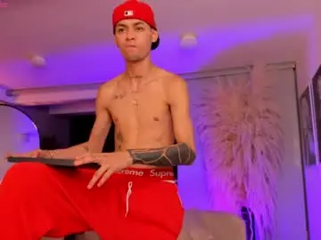 Chaturbate Free Live Porn of lennercollins_