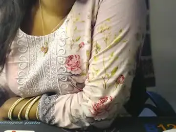Chaturbate Live Sex Cam of starrywhispers