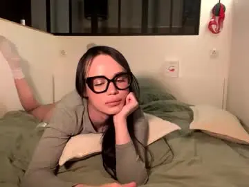 Chaturbate Free Porn Cam of mary_geyson1