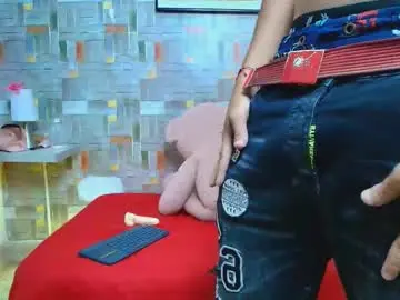 Chaturbate Adult Webcams of aaron_antonella_mds