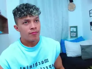 Chaturbate Live Sex Cam of lucas_luxx1