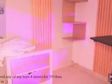 Chaturbate Live Sex Cam of julieta_flower