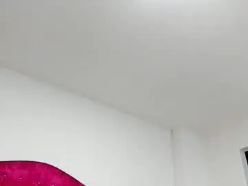 Chaturbate Live Sex Cam of little_evangeline2