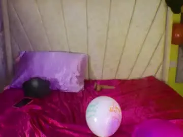 Chaturbate Watch Live Sex Cams of liyahs_lair