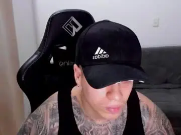 Chaturbate Live Sex Cam of mathew_wolf4