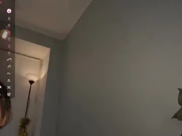 Chaturbate Live Sex Cam of zara_shine