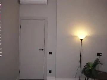 Chaturbate Best live sex cam show of zara_shine