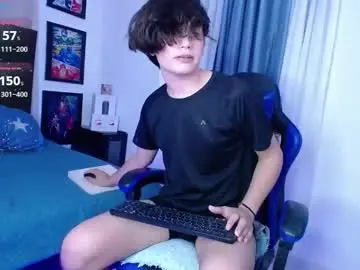 Chaturbate Free Live Porn of andyboy_19