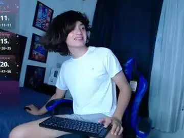 Chaturbate Nude Webcam of andyboy_19