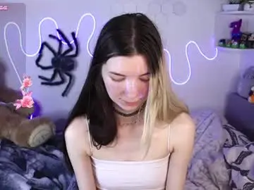 Chaturbate Free Live Porn of emmie_everly