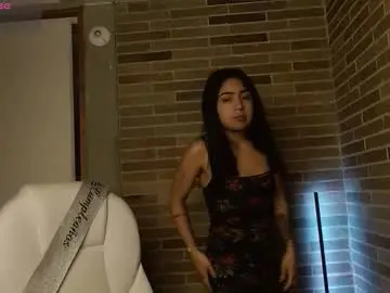 Chaturbate Live Sex Cam of helenacyruss666