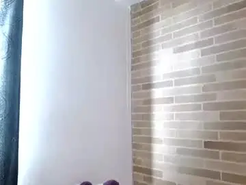 Chaturbate Live Sex Cam of helenacyruss666