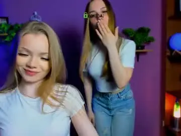 Chaturbate Live Sex Cam of maddy_moah