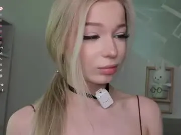 Chaturbate Live Sex Cam of shiningdawn