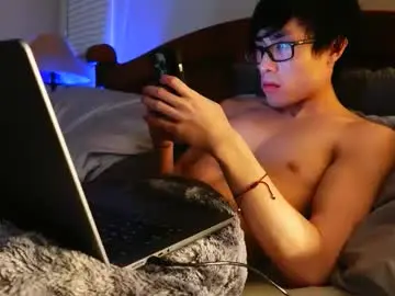 Chaturbate Live Sex Cam of hottiewithabody101