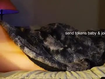 Chaturbate Live Sex Cam of hottiewithabody101