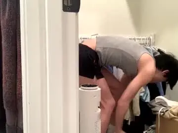 Chaturbate Live Sex Cam of hottiewithabody101