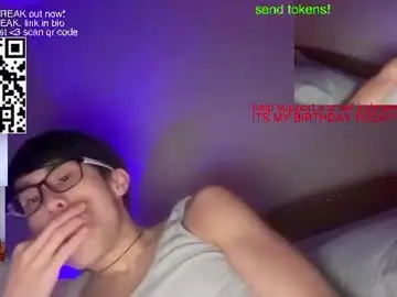 Chaturbate Live Sex Cam of hottiewithabody101