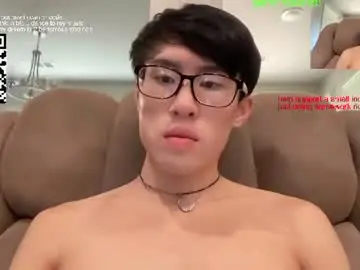 Chaturbate Live Sex Cam of hottiewithabody101