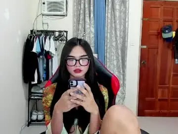 Chaturbate Live Sex Cam of naughty_emmats