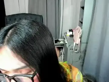 Chaturbate Live Sex Cam of naughty_emmats