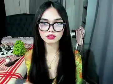 Chaturbate Live Sex Cam of naughty_emmats