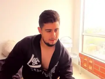 Chaturbate Live Sex Cam of ryan_evanns