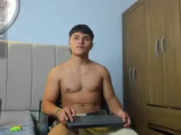 Chaturbate Live Sex Cam of lucadior
