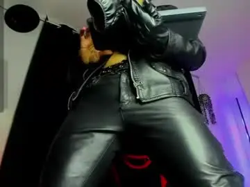 Chaturbate Watch Live Sex Cams of lylebennett_