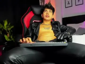 Chaturbate Nude Webcam of lylebennett_