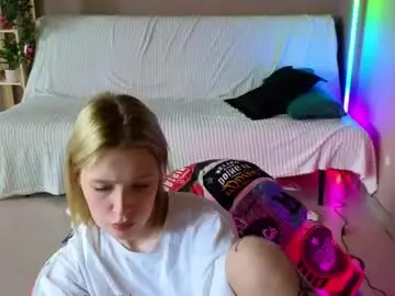 Chaturbate Live Sex Cam of babees_eva