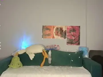 Chaturbate Free Porn Cam of kiki_xox0