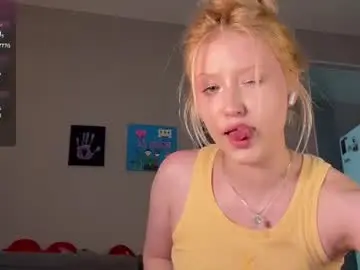 Chaturbate Live Sex Cam of kittyloffe