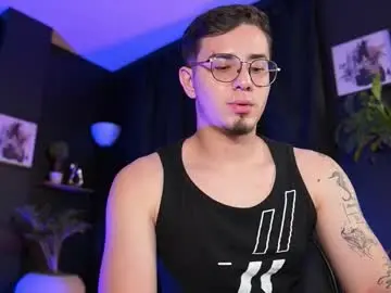 Chaturbate Live Porn of leo_valmore