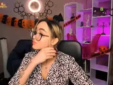 Chaturbate Live Sex Cam of your_bunny12