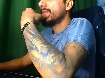 Chaturbate Live Sex Cam of andrewbanner