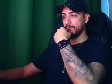 Chaturbate Adult Video Chat of andrewbanner