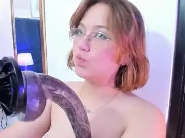 Chaturbate Live Sex Cam of isa_grey_