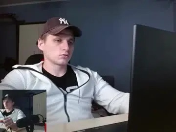 Chaturbate Live Sex of poliglotjoe2