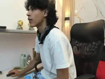 Chaturbate Adult Video Chat of zayn_fox32