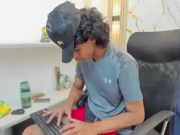 Chaturbate Free Porn Cam of zayn_fox32