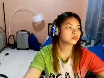 Chaturbate Live Sex Cam of charlincadorna125