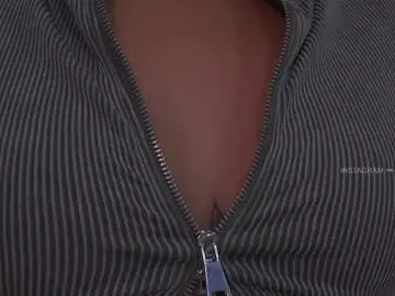 Chaturbate Sex Cam of katnees_correa