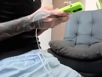 Chaturbate Live Sex Cam of arteemiis